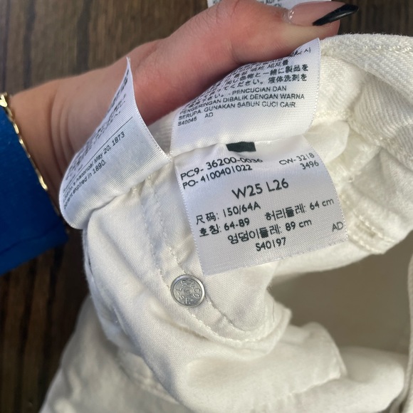 Size 25 Distressed White Levi’s - Picture 9 of 10